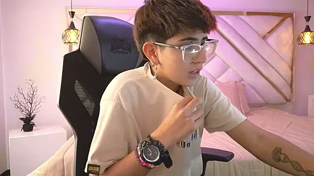 Snapshot of valeryevansvg chatting on 28, 11, 2025 valeryevansvg online show from 28, 11, 2025