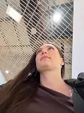 ZaraHill online show from 4, 12, 2025