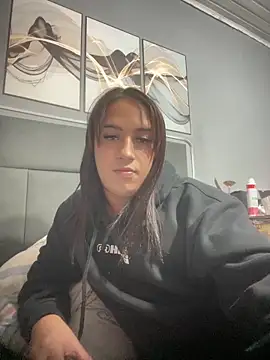 larysinha online show from 3, 6, 2026