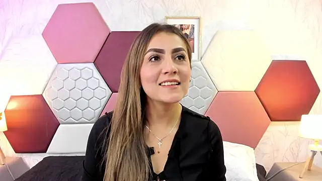 Snapshot of AriaRous chatting on 21, 4, 2026 AriaRous online show from 21, 4, 2026