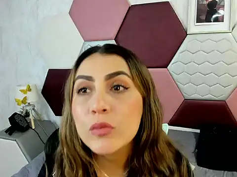 Snapshot of AriaRous chatting on 5, 5, 2026 AriaRous online show from 5, 5, 2026