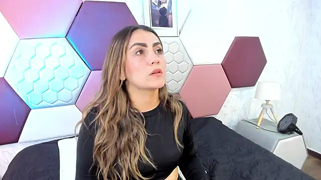 Snapshot of AriaRous chatting on 7, 5, 2026 AriaRous online show from 7, 5, 2026