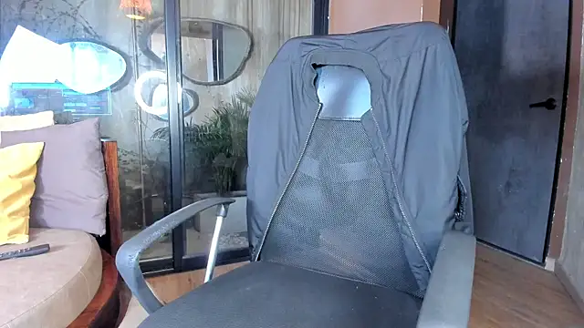 isaac grimm online show from 18, 1, 2026