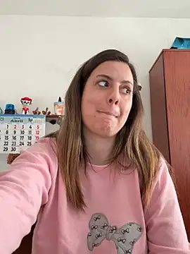 Sareyxon online show from 5, 4, 2026