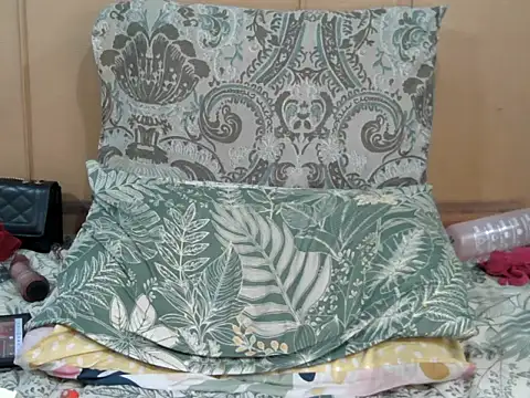 Snapshot of naughty_horny_bitch chatting on 16, 2, 2026 naughty horny bitch online show from 16, 2, 2026