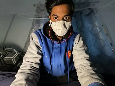 hunterboy2001 online show from 18, 12, 2025