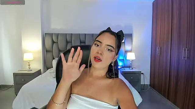 Snapshot of alana_martiins chatting on 15, 4, 2026 alana martiins online show from 15, 4, 2026
