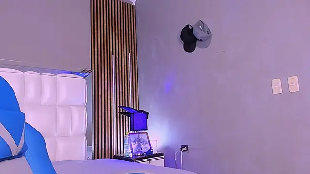 xCharlotte 20 online show from 3, 12, 2025