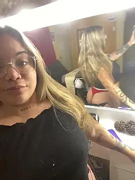 Lindalatina2001 online show from 14, 4, 2026