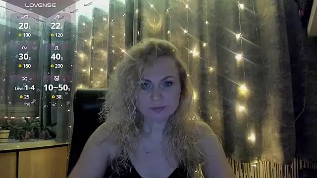 Snapshot of LanaLight_x chatting on 12, 1, 2026 LanaLight x online show from 12, 1, 2026