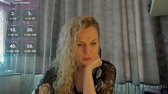 Snapshot of LanaLight_x chatting on 25, 2, 2026 LanaLight x online show from 25, 2, 2026