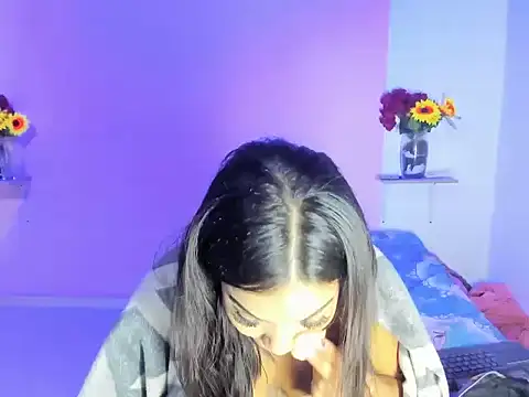 18teenssexy online show from 17, 12, 2025