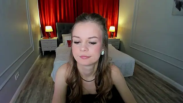 MidnighteAura online show from 4, 4, 2026