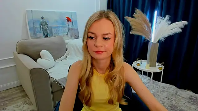 Snapshot of MidnighteAura chatting on 7, 6, 2026 MidnighteAura online show from 7, 6, 2026