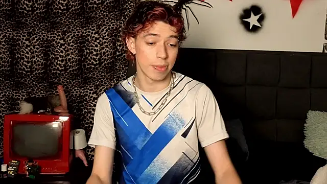 Snapshot of Otter_Starr chatting on 16, 12, 2025 Otter Starr online show from 16, 12, 2025