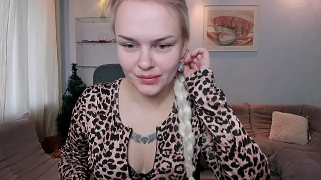 KamillaJei online show from 5, 12, 2025