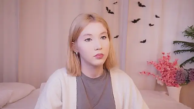 Snapshot of DonitaTerranova chatting on 2, 12, 2025 DonitaTerranova online show from 2, 12, 2025