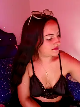 MisNicol online show from 3, 12, 2025