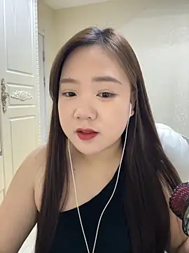 Snapshot of A-Qin chatting on 4, 12, 2025 A-Qin online show from 4, 12, 2025