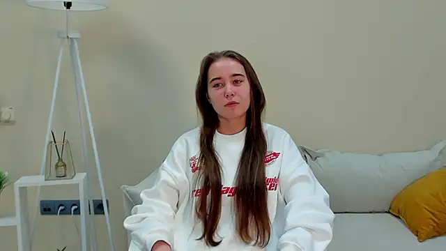 Snapshot of MurielHartnell chatting on 5, 12, 2025 MurielHartnell online show from 5, 12, 2025