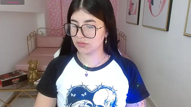 Nina harpper  online show from 6, 4, 2026