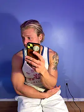 Nomadic Lover online show from 3, 12, 2025