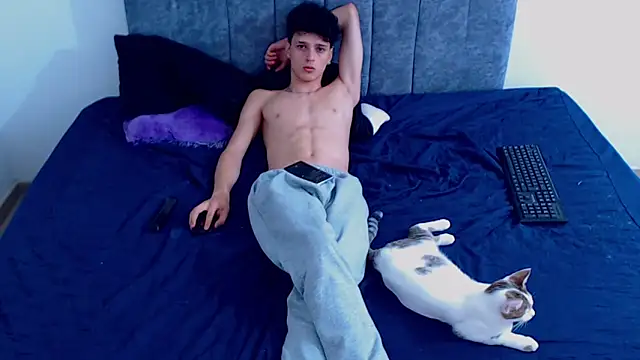 hottie couplee online show from 30, 3, 2026