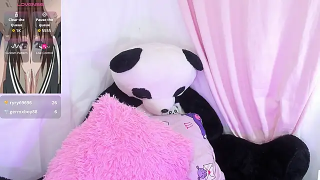 sofia shadow  online show from 15, 12, 2025