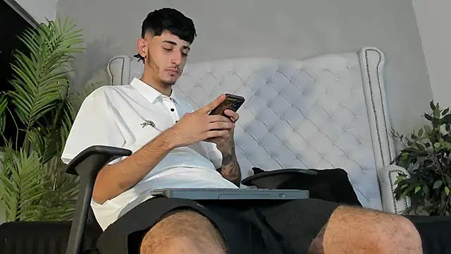 Snapshot of martonny25 chatting on 3, 12, 2025 martonny25 online show from 3, 12, 2025