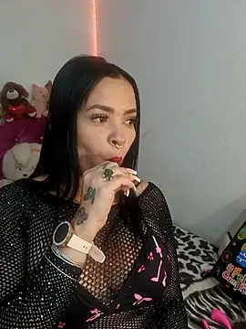 Sophialewuis online show from 3, 12, 2025