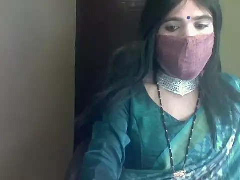 Lovely Ladyboy star online show from 28, 2, 2026