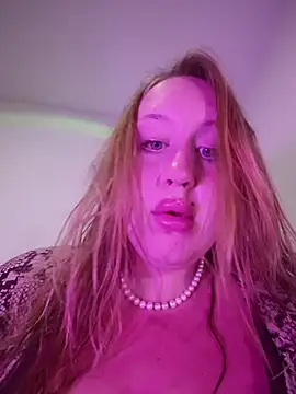 ElonaFox online show from 3, 3, 2026