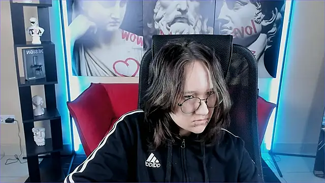 Snapshot of Sylvia_Reed chatting on 15, 12, 2025 Sylvia Reed online show from 15, 12, 2025