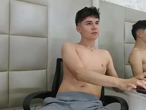 Snapshot of JuanGomm chatting on 23, 12, 2025 JuanGomm online show from 23, 12, 2025