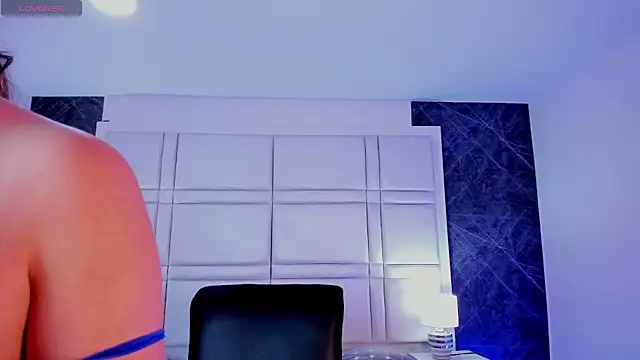 TiffanyHoustton online show from 12, 3, 2026