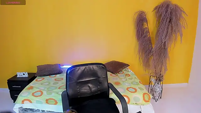 TiffanyHoustton online show from 21, 4, 2026