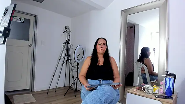 Sara BigAss- online show from 7, 4, 2026