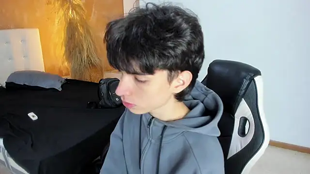 CONNOR STONNE  online show from 28, 2, 2026