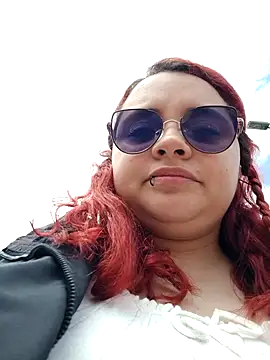 Snapshot of mia-curvy chatting on 4, 12, 2025 mia-curvy online show from 4, 12, 2025