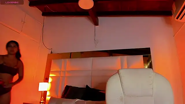 Zoei Moon online show from 17, 7, 2026