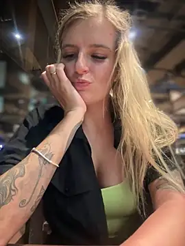 Snapshot of Betsy chatting on 15, 1, 2025 Betsy online show from 15, 1, 2025