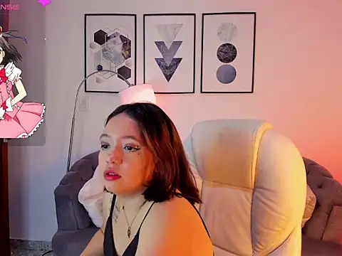 Snapshot of LunaKai_ chatting on 16, 12, 2025 LunaKai online show from 16, 12, 2025