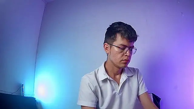 Snapshot of nicolatinboy chatting on 26, 2, 2026 nicolatinboy online show from 26, 2, 2026