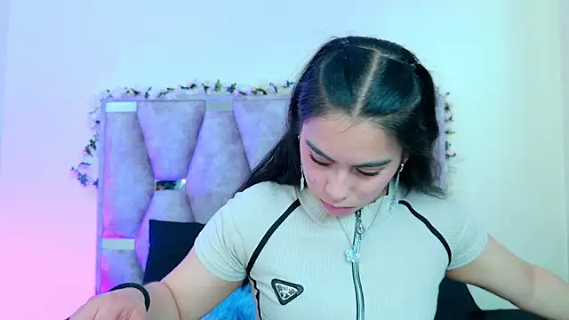 iris and damian online show from 8, 4, 2026