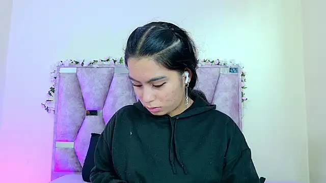 iris and damian online show from 17, 4, 2026