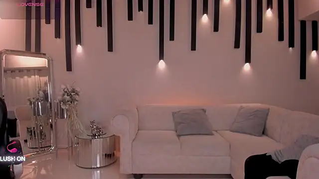 ChloeManson online show from 7, 2, 2025