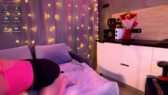 Snapshot of Vetanation chatting on 5, 12, 2025 Vetanation online show from 5, 12, 2025