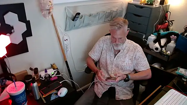 Snapshot of FeNyx_Flayme chatting on 17, 12, 2025 FeNyx Flayme online show from 17, 12, 2025