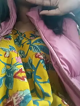 Snapshot of Sexy_Menka chatting on 4, 12, 2025 Sexy Menka online show from 4, 12, 2025