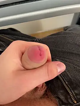 hannes256102 online show from 19, 3, 2026